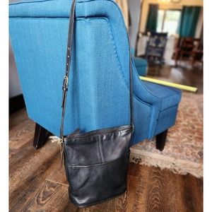 1980s Coach Bleeker Bag, Black Leather, Shoulder Or Crossbody Carry, EUC VINTAGE